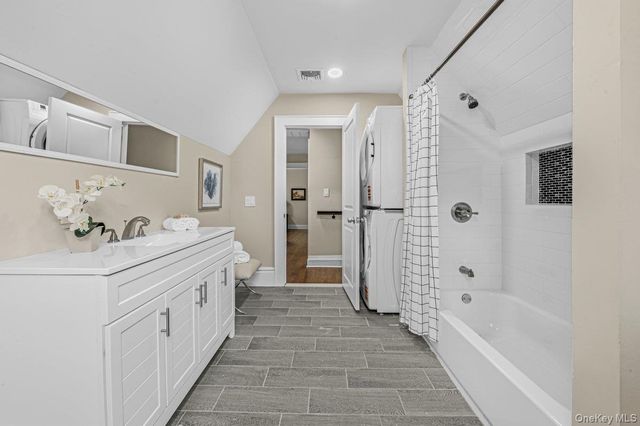 10 Harby Drive, Huntington, NY 11743