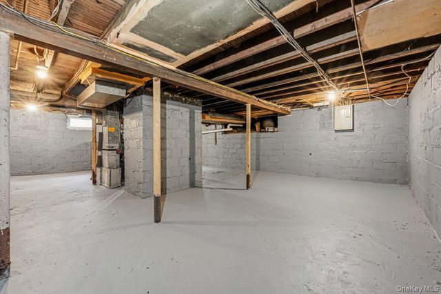10 Harby Drive, Huntington, NY 11743