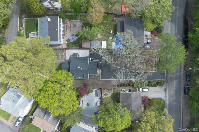 10 Harby Drive, Huntington, NY 11743