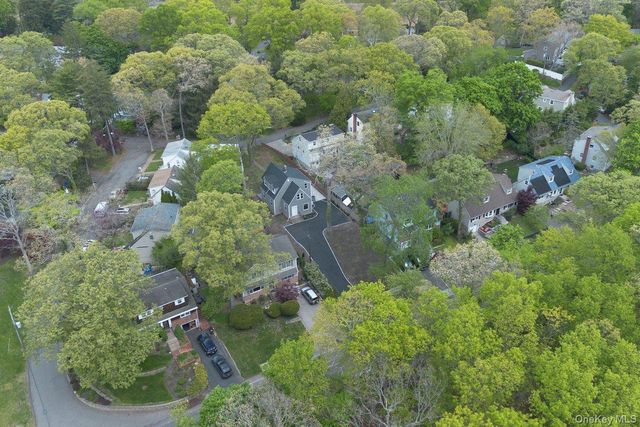 10 Harby Drive, Huntington, NY 11743