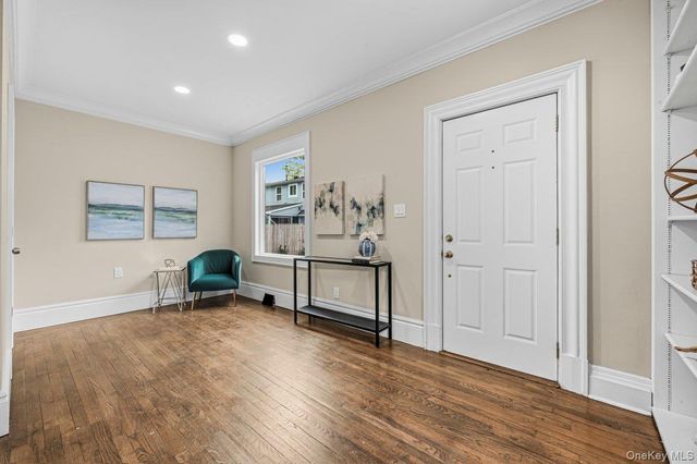 10 Harby Drive, Huntington, NY 11743