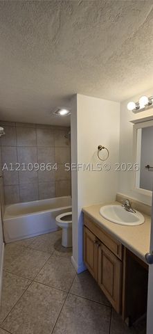 10765 Cleary Blvd 204, Plantation, FL 33324