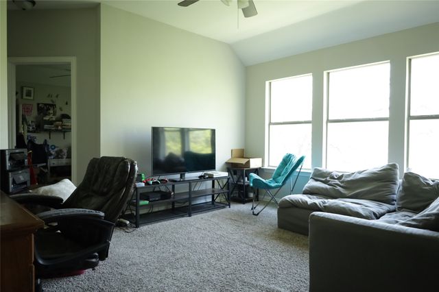 1512 Valley Creek Road, Denton, TX 76205