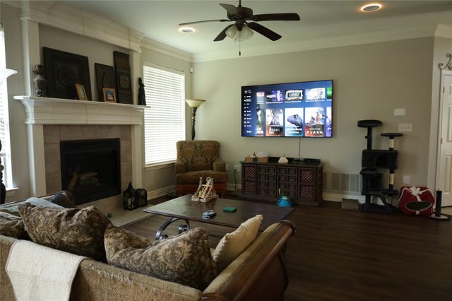 1512 Valley Creek Road, Denton, TX 76205