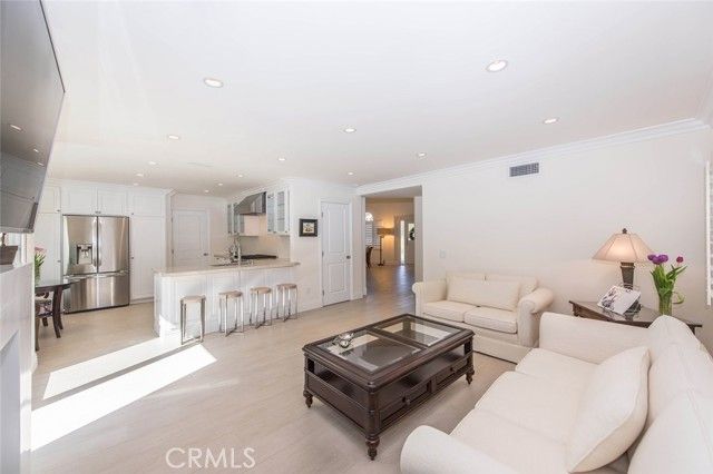 11 Wickland, Irvine, CA 92620