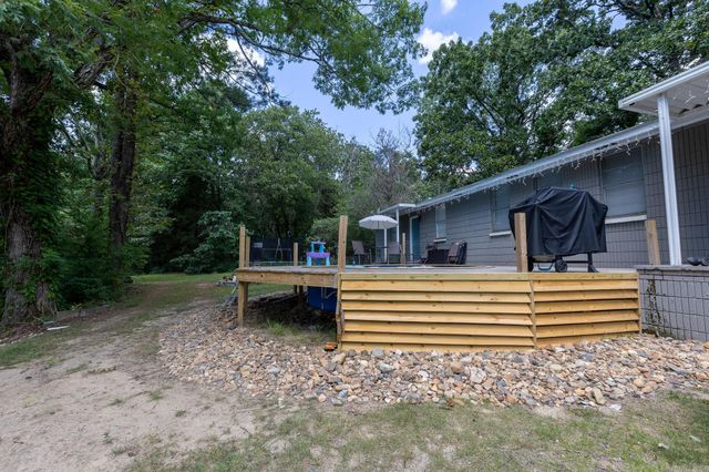 222 Gragson Avenue, Sherwood, AR 72120