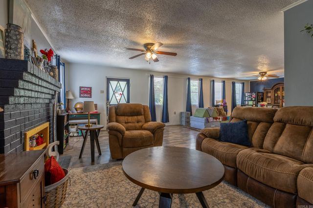 222 Gragson Avenue, Sherwood, AR 72120