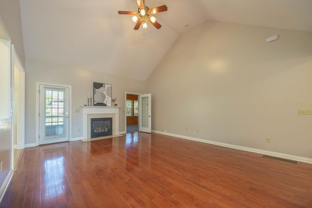 111 Cedar Stream Drive, Paris, KY 40361
