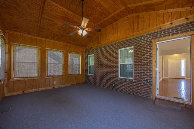 111 Cedar Stream Drive, Paris, KY 40361