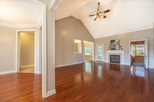 111 Cedar Stream Drive, Paris, KY 40361