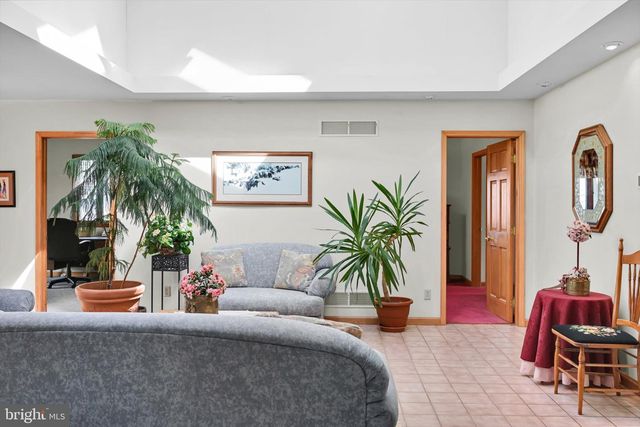 418 MOUNTAINSIDE RD, Temple, PA 19560