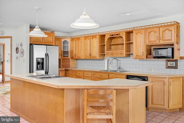 418 MOUNTAINSIDE RD, Temple, PA 19560