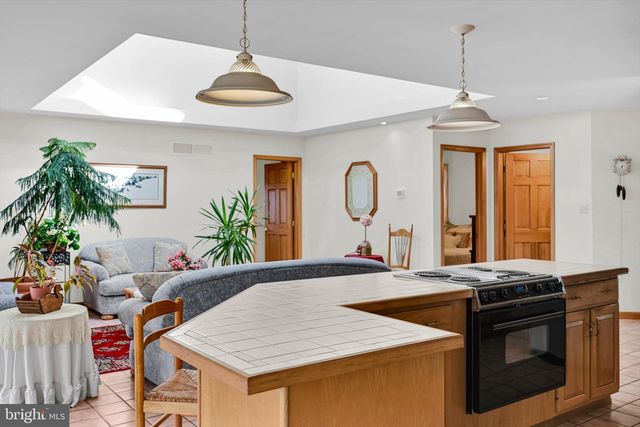 418 MOUNTAINSIDE RD, Temple, PA 19560