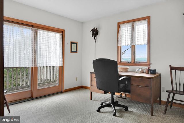 418 MOUNTAINSIDE RD, Temple, PA 19560