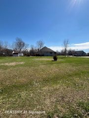 000 Pine Creek Drive, Burton, MI 48519