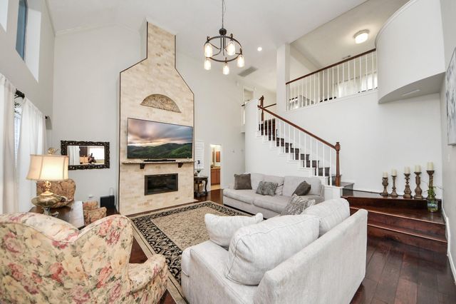 922 Bayhill Drive, Sugar Land, TX 77479