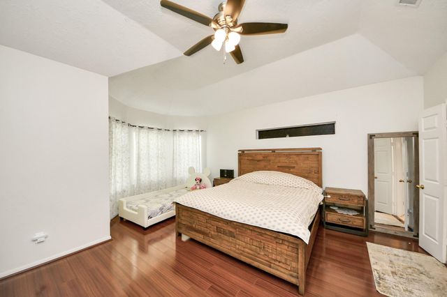 922 Bayhill Drive, Sugar Land, TX 77479