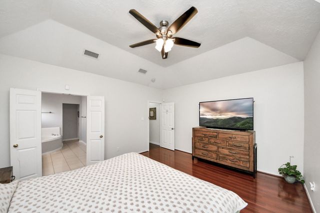 922 Bayhill Drive, Sugar Land, TX 77479