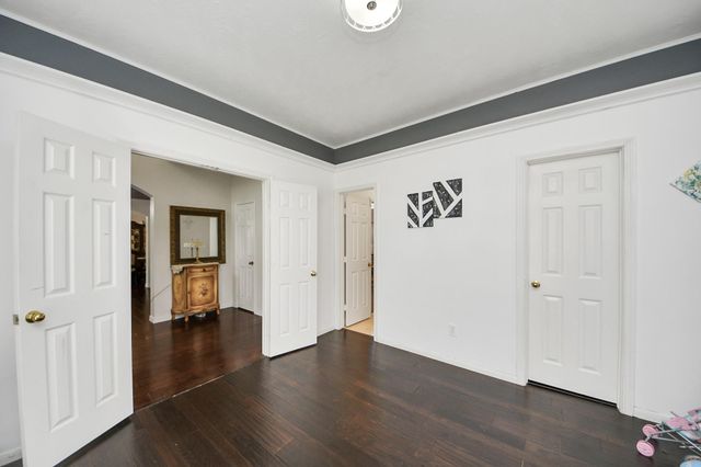 922 Bayhill Drive, Sugar Land, TX 77479