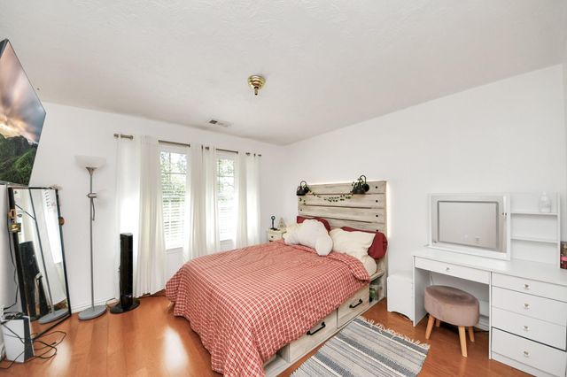 922 Bayhill Drive, Sugar Land, TX 77479