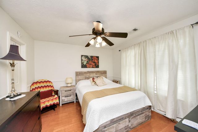922 Bayhill Drive, Sugar Land, TX 77479