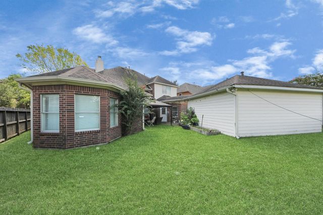 922 Bayhill Drive, Sugar Land, TX 77479