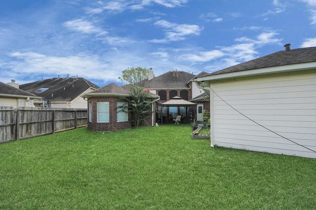 922 Bayhill Drive, Sugar Land, TX 77479