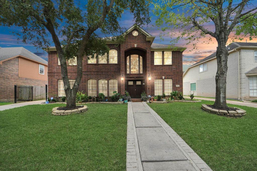 922 Bayhill Drive, Sugar Land, TX 77479