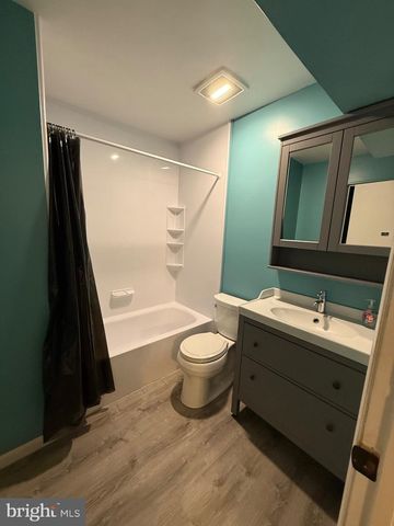 453 BROWN BRIAR CIR, Horsham, PA 19044