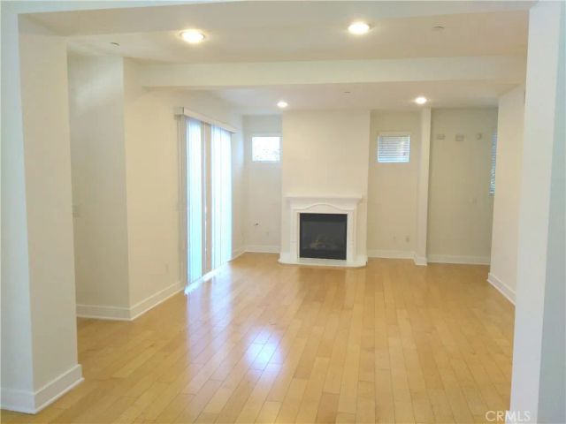 6300 Honolulu Avenue 101, La Crescenta, CA 91214