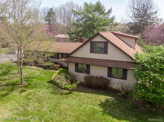 9050 Earhart Road, Northfield Township, MI 48178