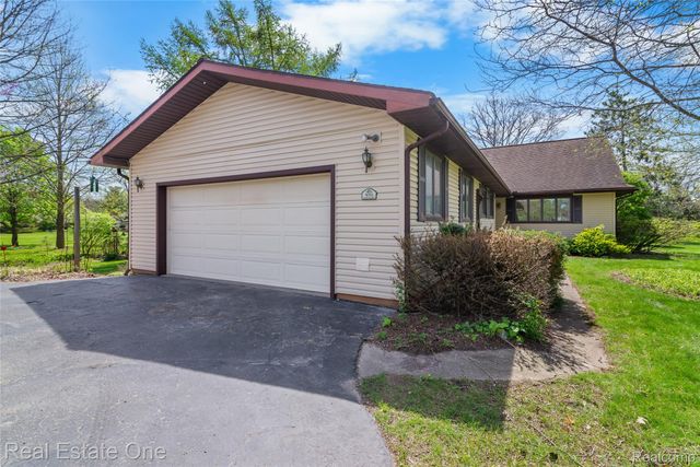 9050 Earhart Road, Northfield Township, MI 48178