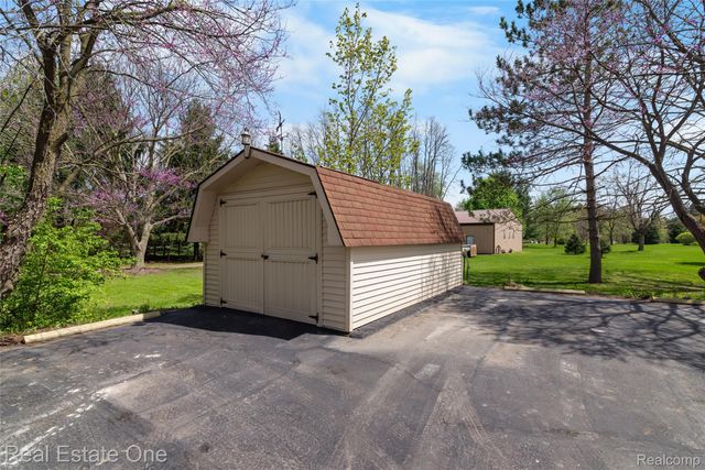 9050 Earhart Road, Northfield Township, MI 48178