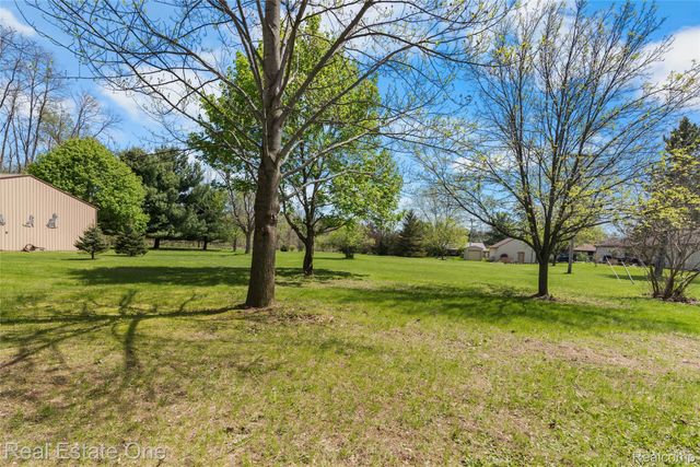 9050 Earhart Road, Northfield Township, MI 48178