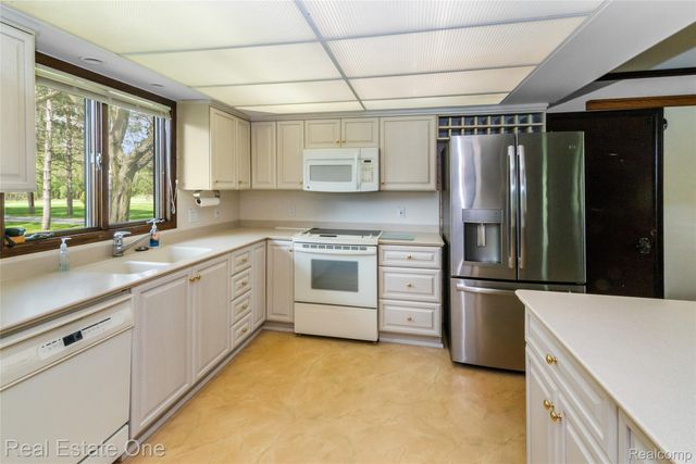 9050 Earhart Road, Northfield Township, MI 48178