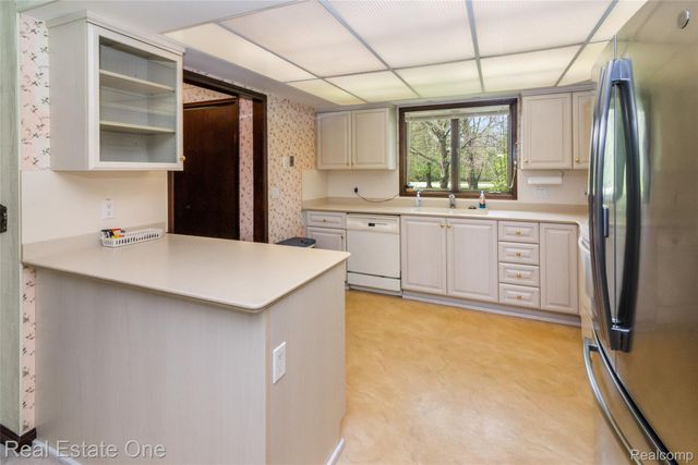 9050 Earhart Road, Northfield Township, MI 48178