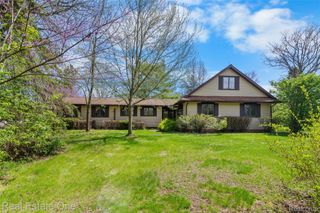 9050 Earhart Road, Northfield Township, MI 48178