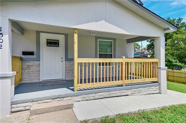 1502 Wood Avenue, Kansas City, KS 66104