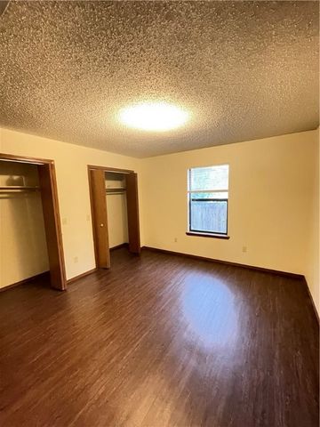 670 Martha Drive, Fayetteville, AR 72703