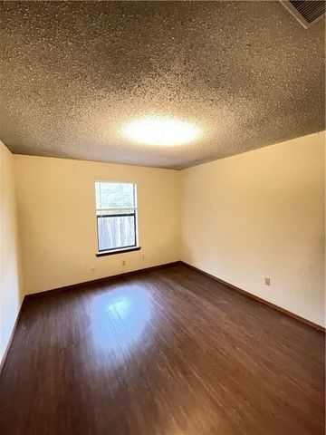 670 Martha Drive, Fayetteville, AR 72703