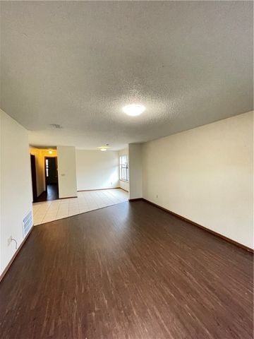 670 Martha Drive, Fayetteville, AR 72703