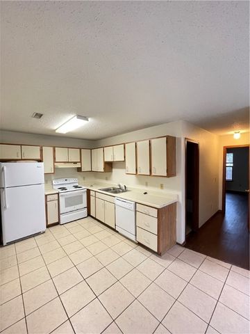 670 Martha Drive, Fayetteville, AR 72703