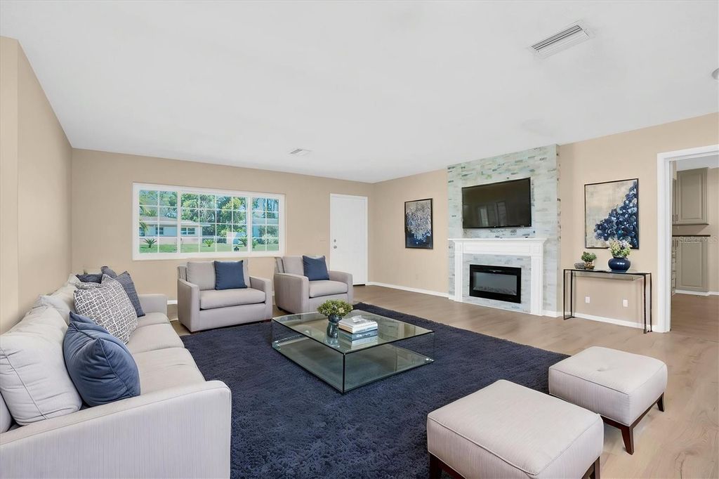 Image 3 of property listing at 2214 DUNCAN DRIVE, Belleair Bluffs, FL 33770