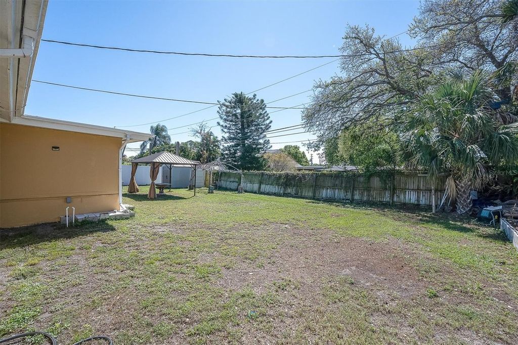 Image 27 of property listing at 2214 DUNCAN DRIVE, Belleair Bluffs, FL 33770