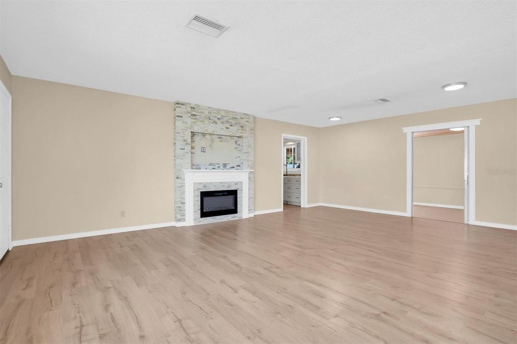 Image 6 of property listing at 2214 DUNCAN DRIVE, Belleair Bluffs, FL 33770