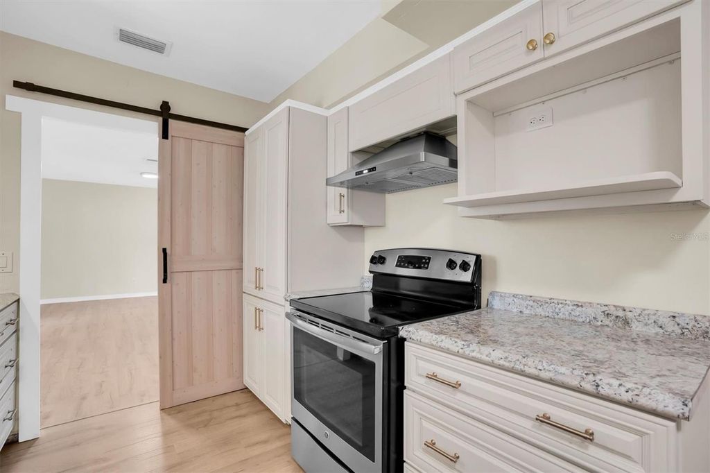 Image 9 of property listing at 2214 DUNCAN DRIVE, Belleair Bluffs, FL 33770