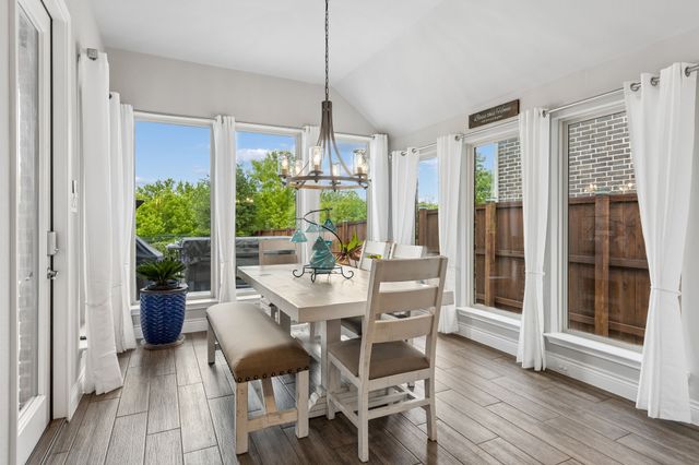 1301 Appaloosa Drive, Aubrey, TX 76227