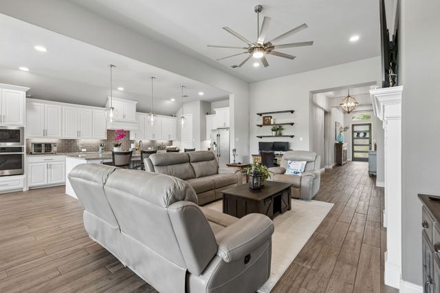 1301 Appaloosa Drive, Aubrey, TX 76227