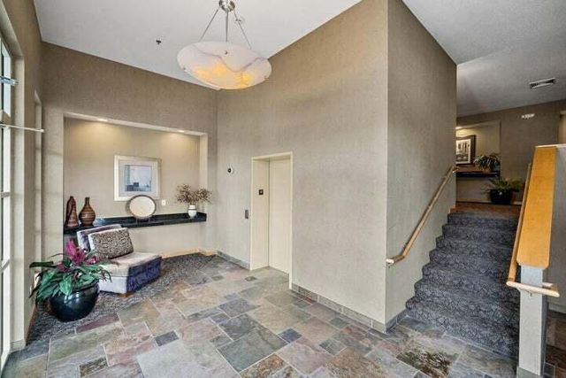 10900 W Bluemound ROAD #207, Wauwatosa, WI 53226