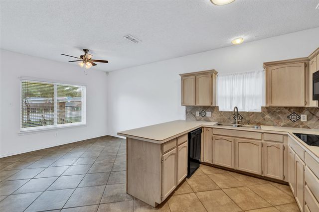 2815 Inniswood Circle, Arlington, TX 76015
